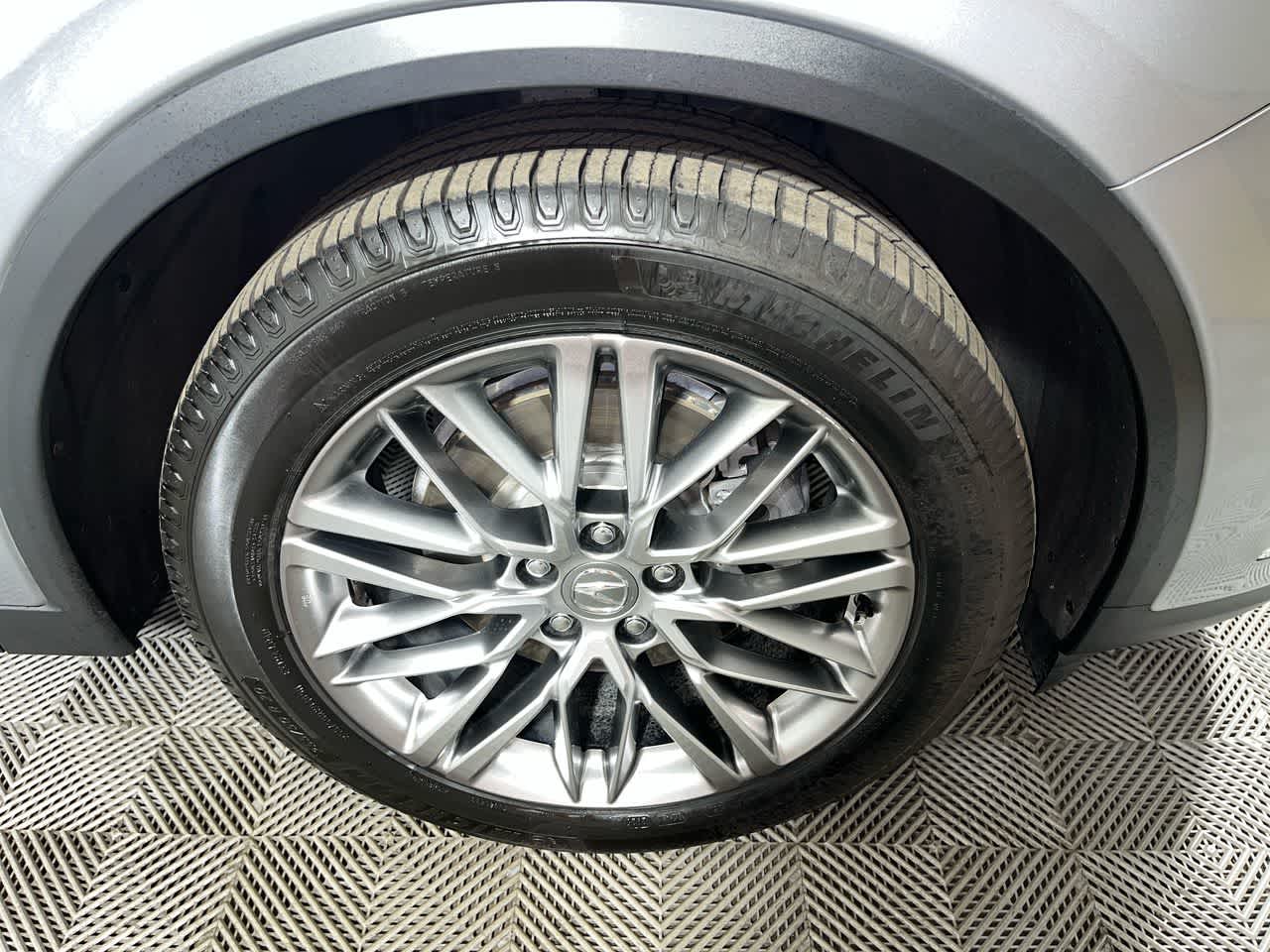 2022 Acura MDX w/Advance Package