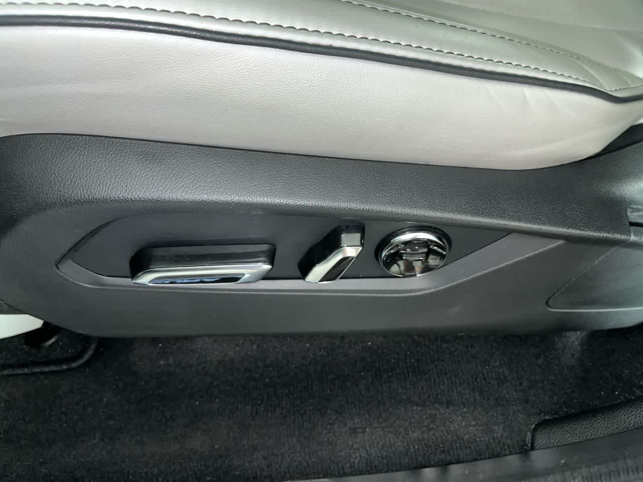 2022 Acura MDX w/Advance Package