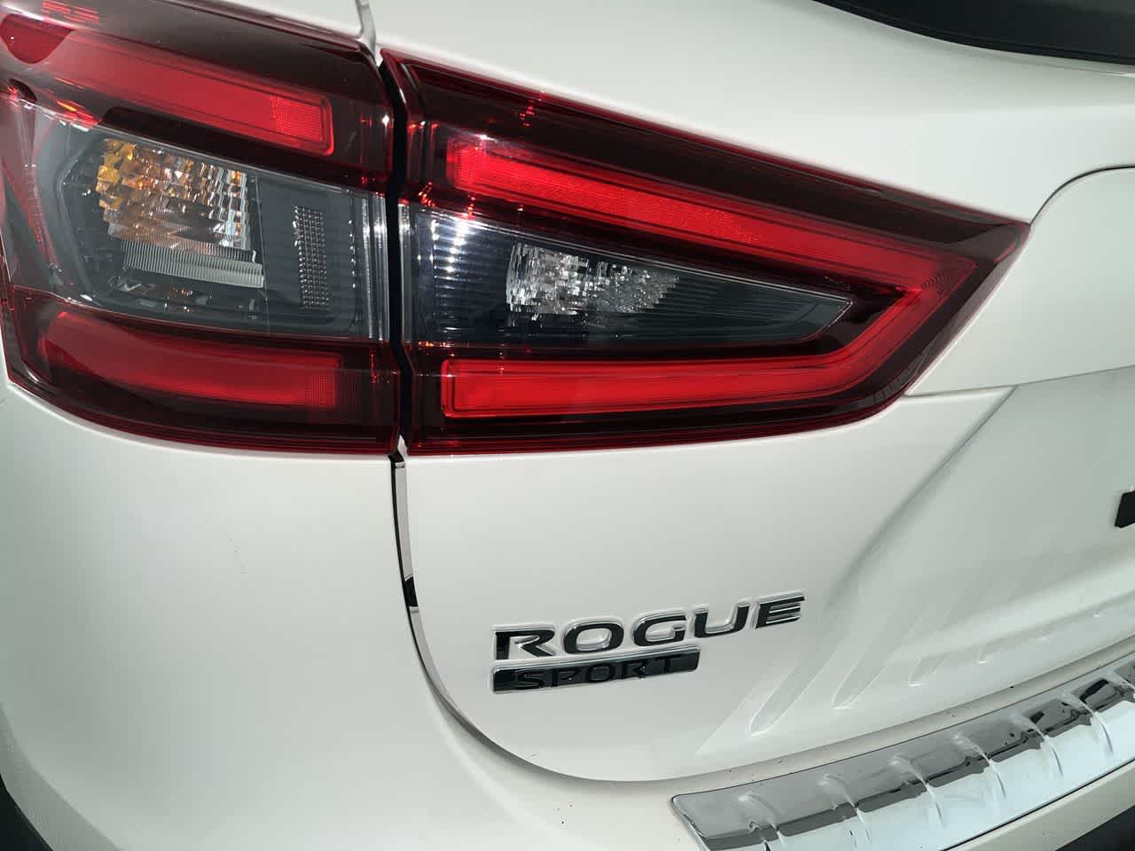 2022 Nissan Rogue Sport SV