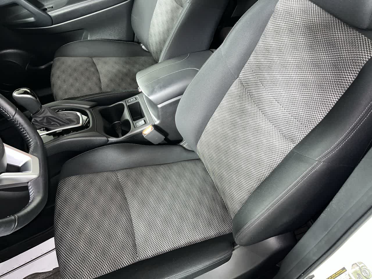 2022 Nissan Rogue Sport SV