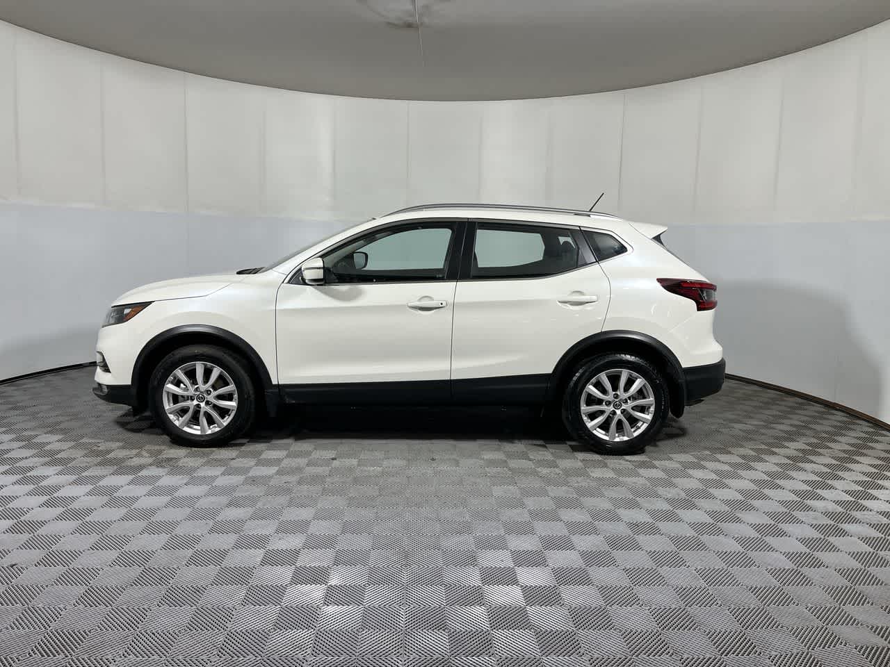 2022 Nissan Rogue Sport SV