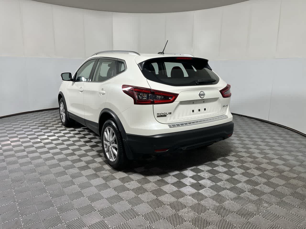 2022 Nissan Rogue Sport SV