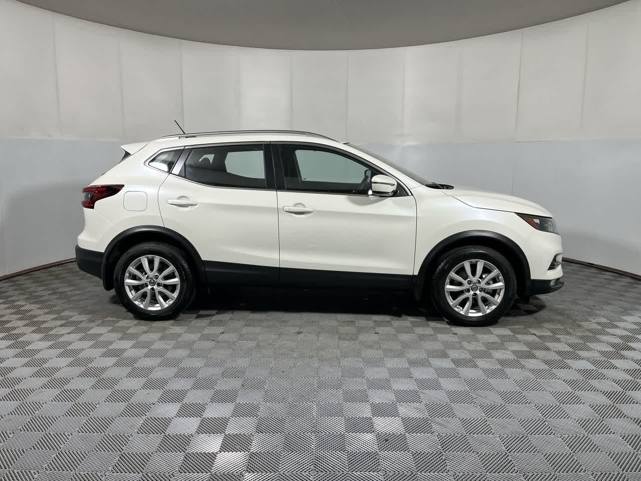 2022 Nissan Rogue Sport SV