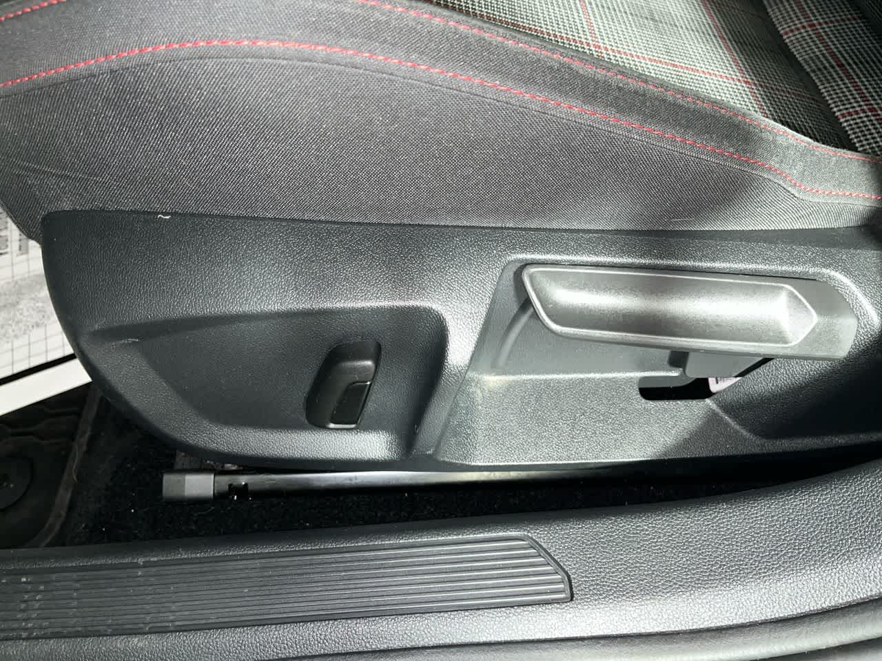2023 Volkswagen Golf GTI SE
