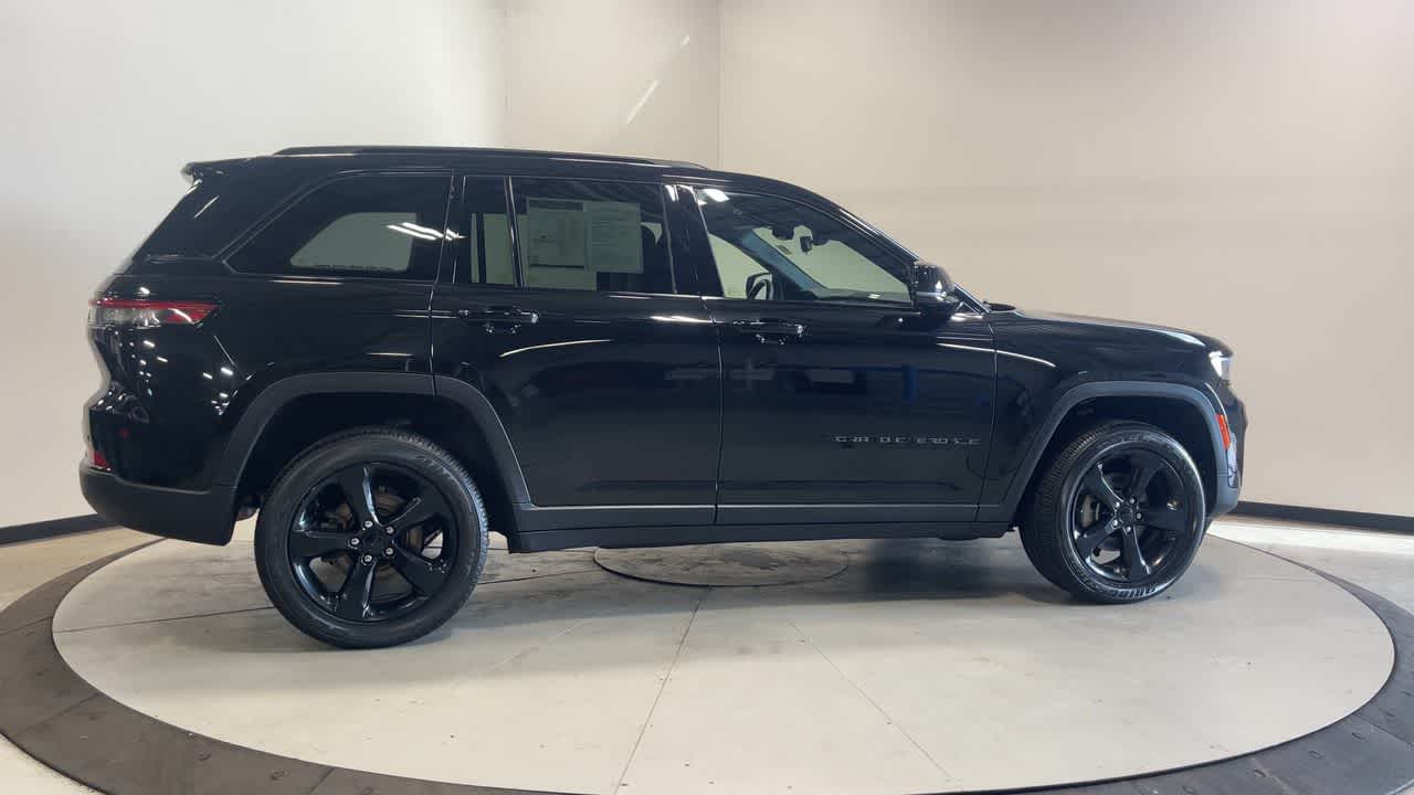 2022 Jeep Grand Cherokee Altitude
