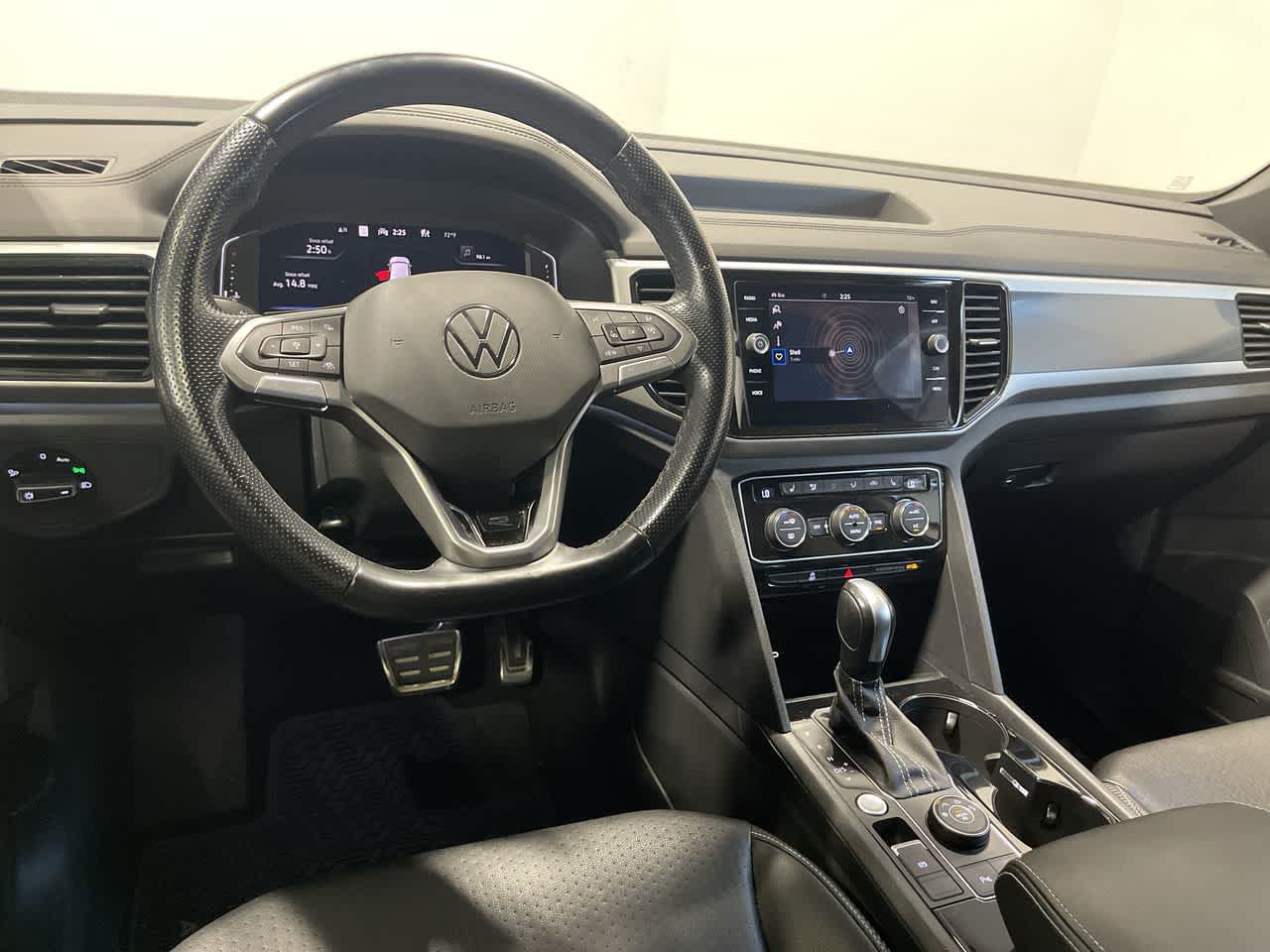 2023 Volkswagen Atlas Cross Sport 2.0T SEL R-Line Black