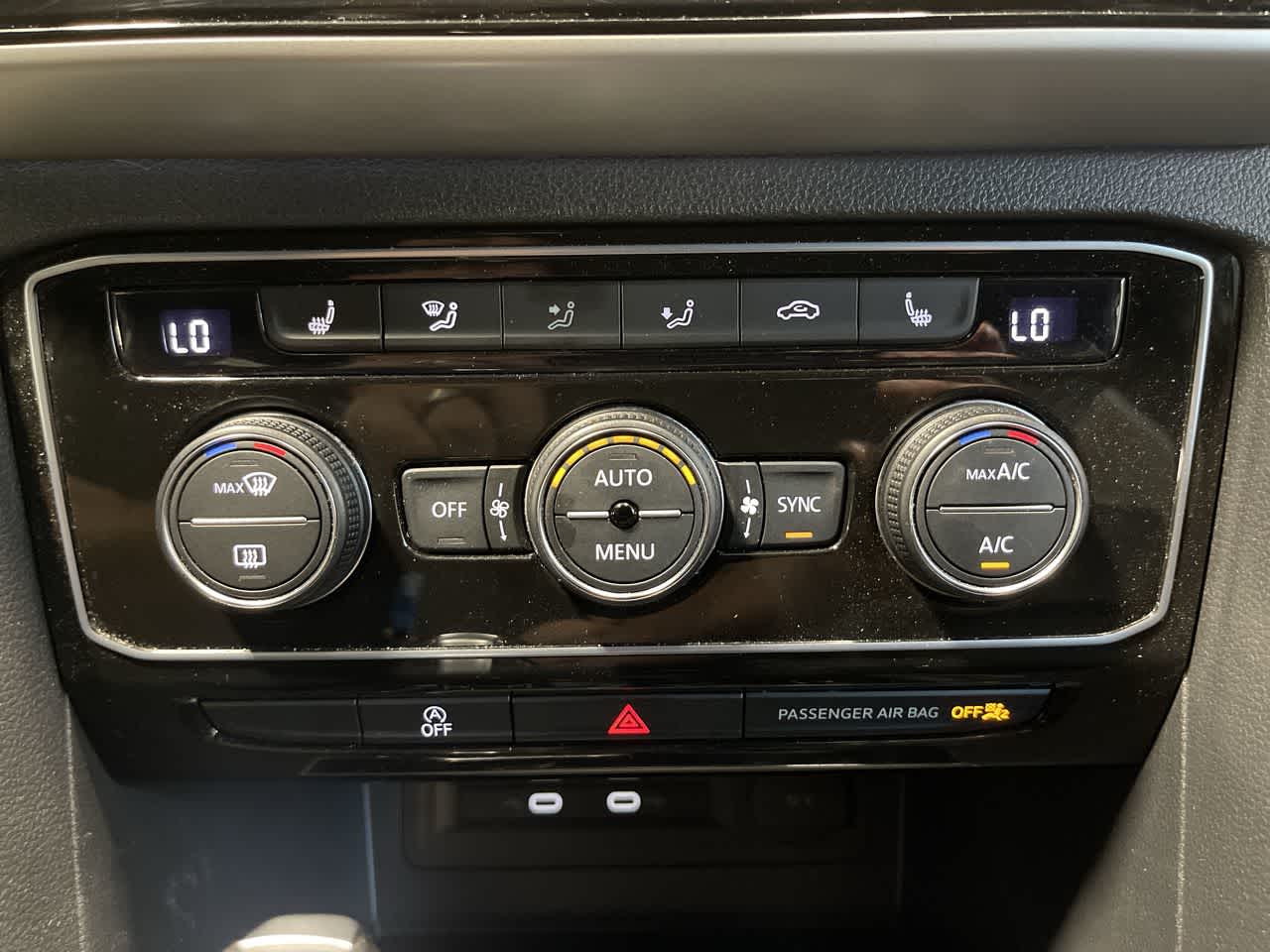 2023 Volkswagen Atlas Cross Sport 2.0T SEL R-Line Black