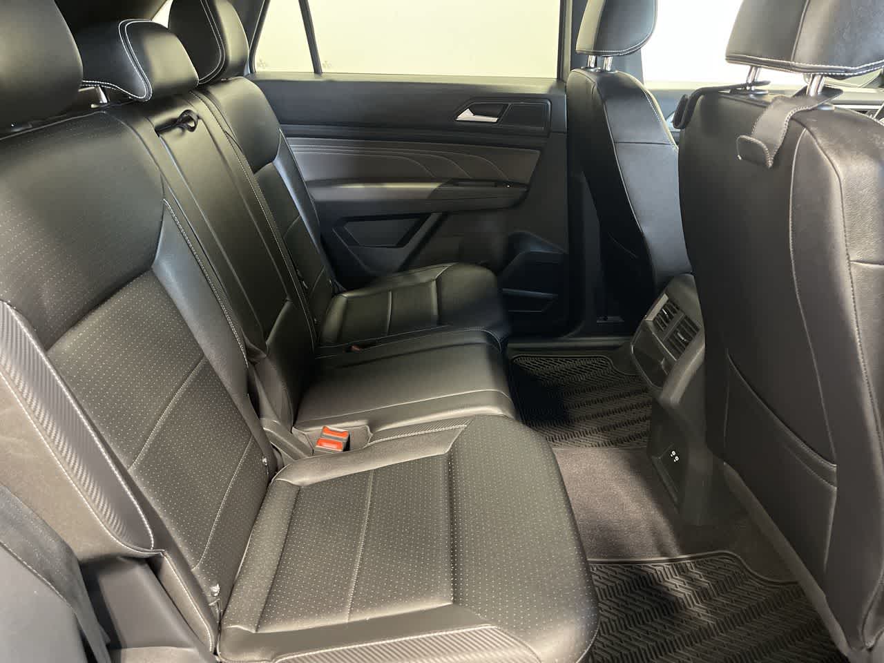 2023 Volkswagen Atlas Cross Sport 2.0T SEL R-Line Black