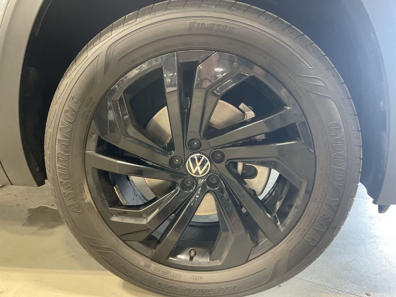 2023 Volkswagen Atlas 2.0T SE w/Technology