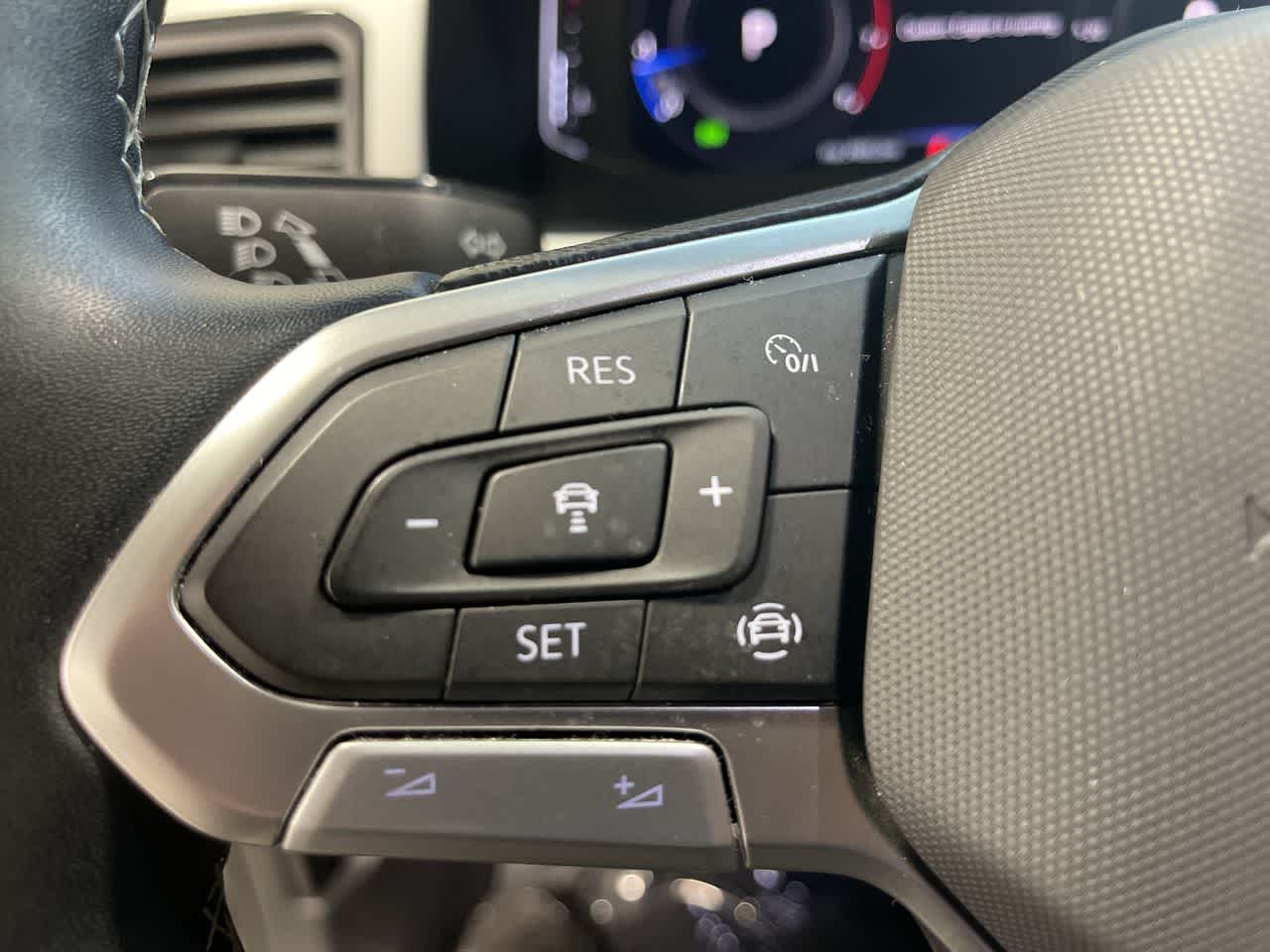 2023 Volkswagen Atlas 2.0T SE w/Technology