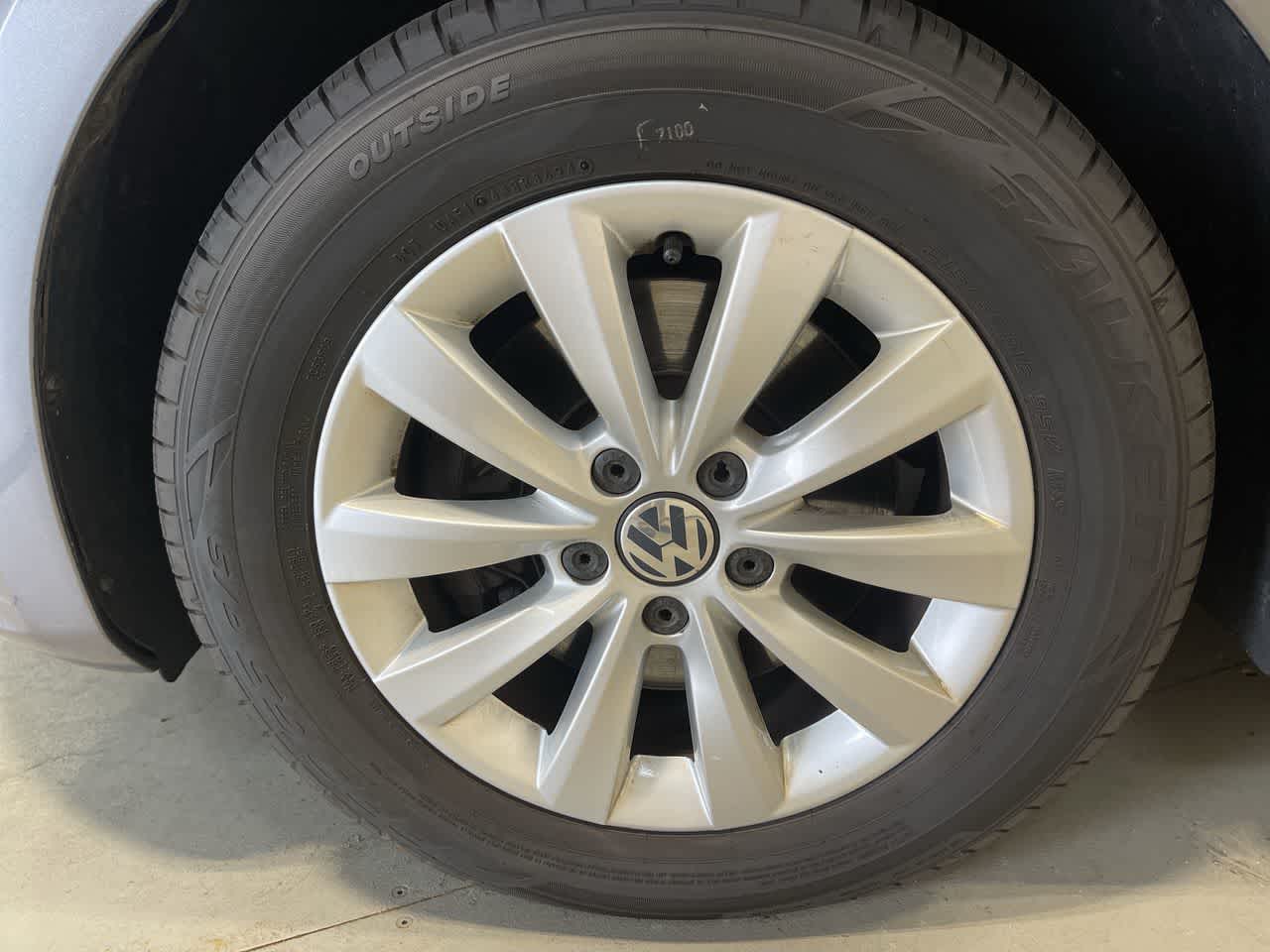 2014 Volkswagen Passat S