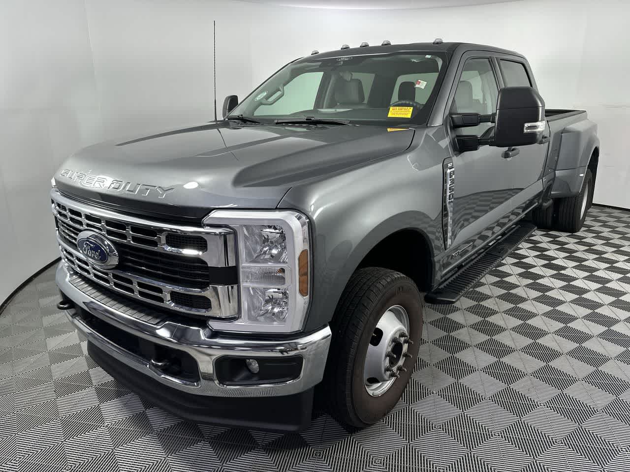 2025 Ford Super Duty F-350 DRW XL