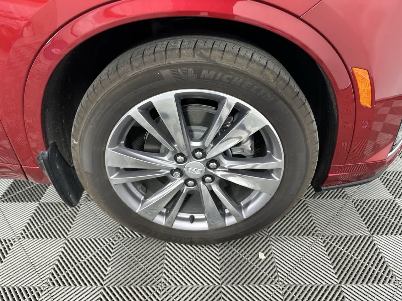 2025 Cadillac XT6 Premium Luxury