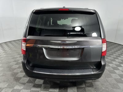 2016 Chrysler Town & Country Touring