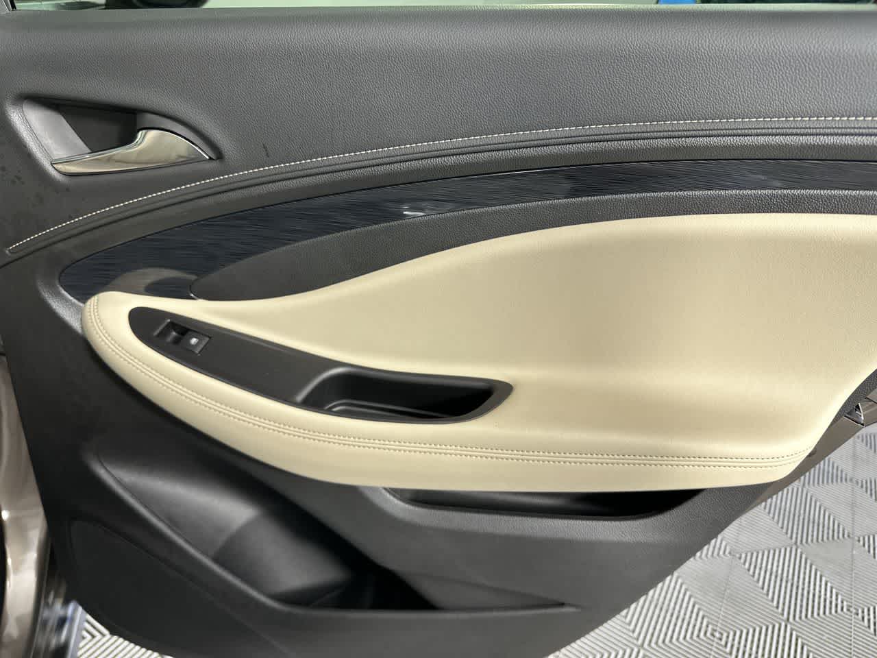 2018 Buick Envision Essence