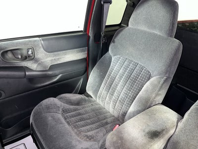 2000 Chevrolet S10 LS