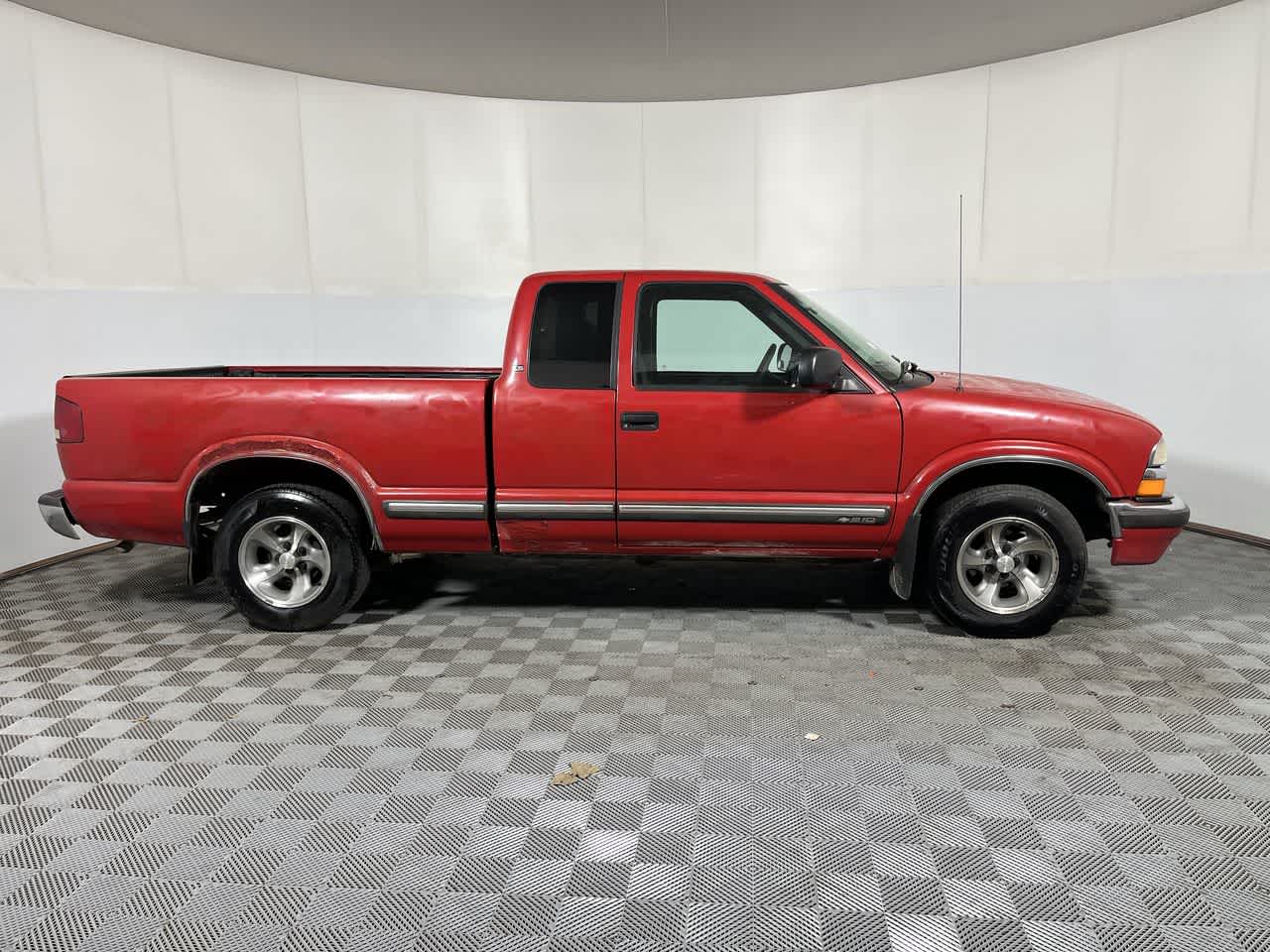 2000 Chevrolet S10 LS
