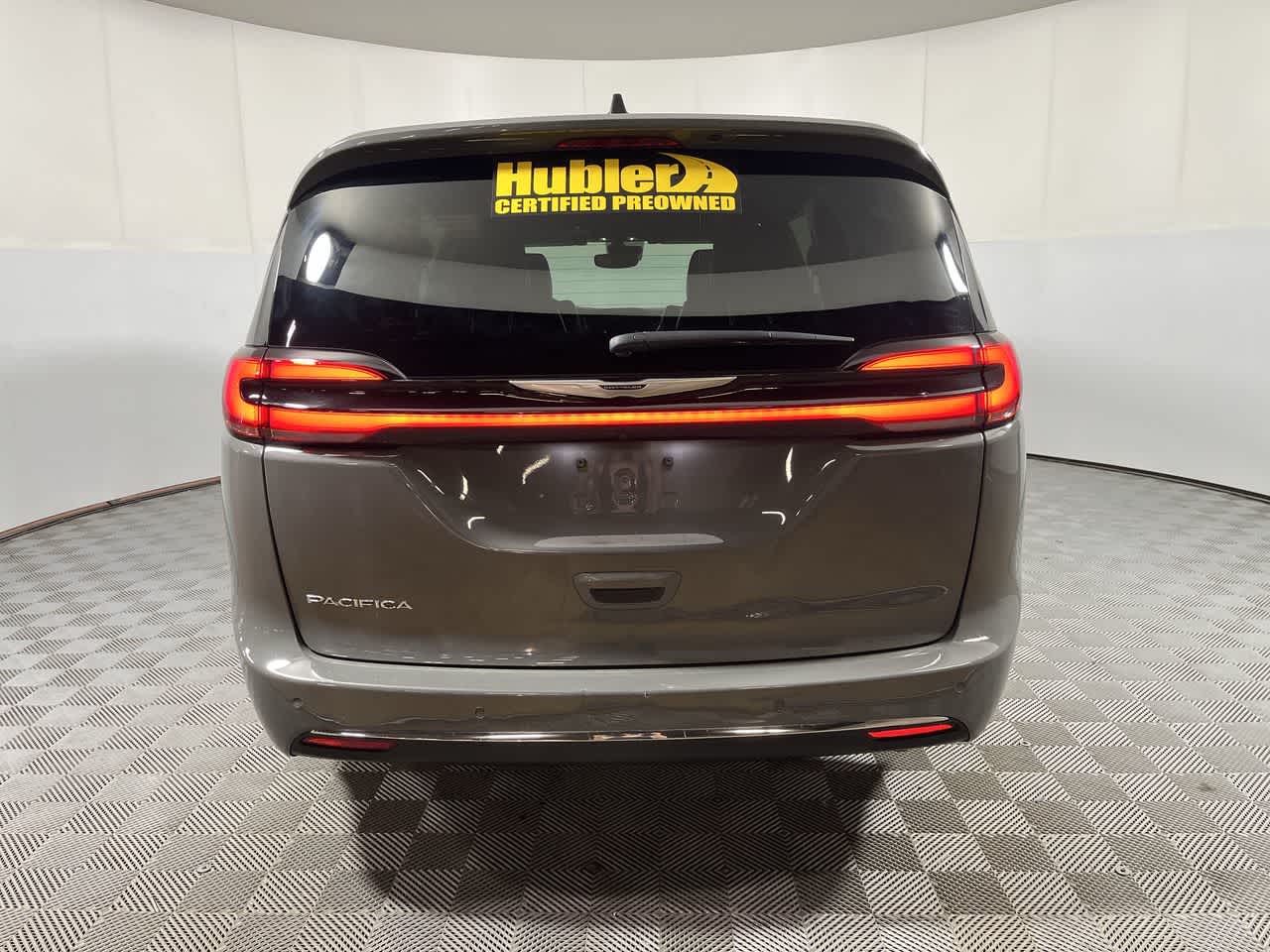 2025 Chrysler Pacifica Select