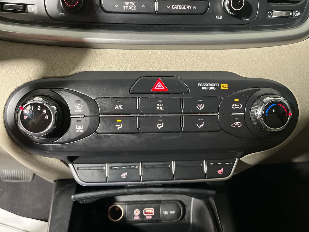 2016 Kia Sorento LX