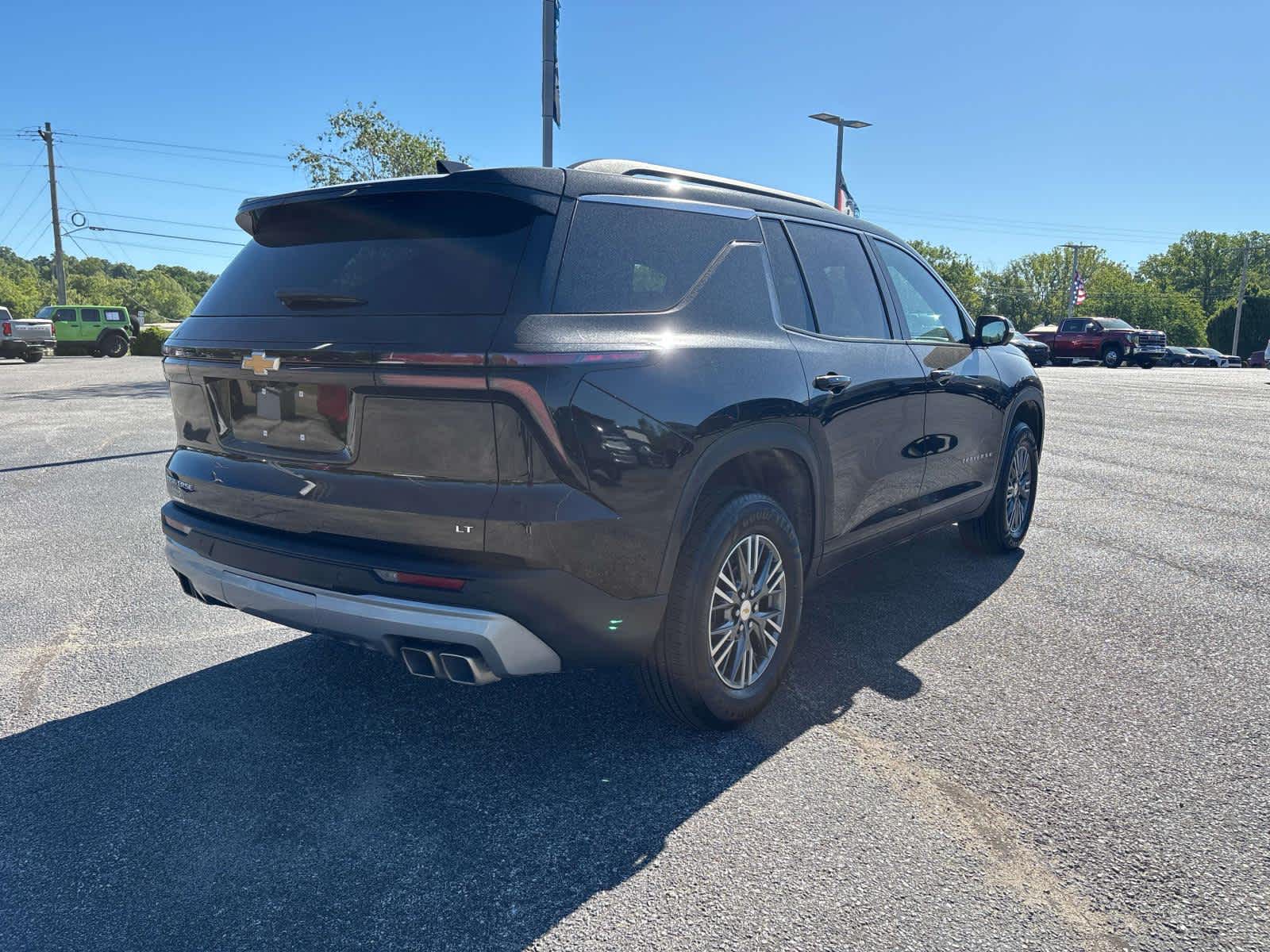 2024 Chevrolet Traverse LT