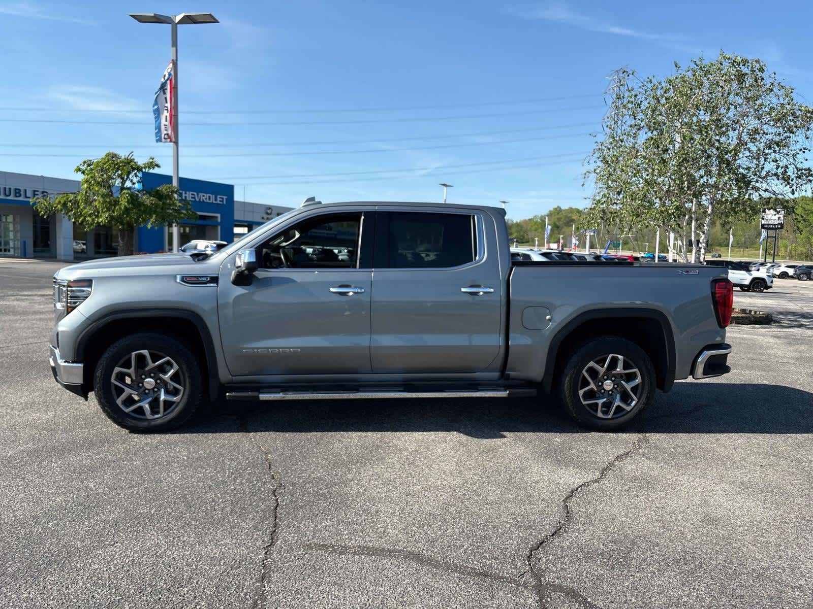 2024 GMC Sierra 1500 SLT