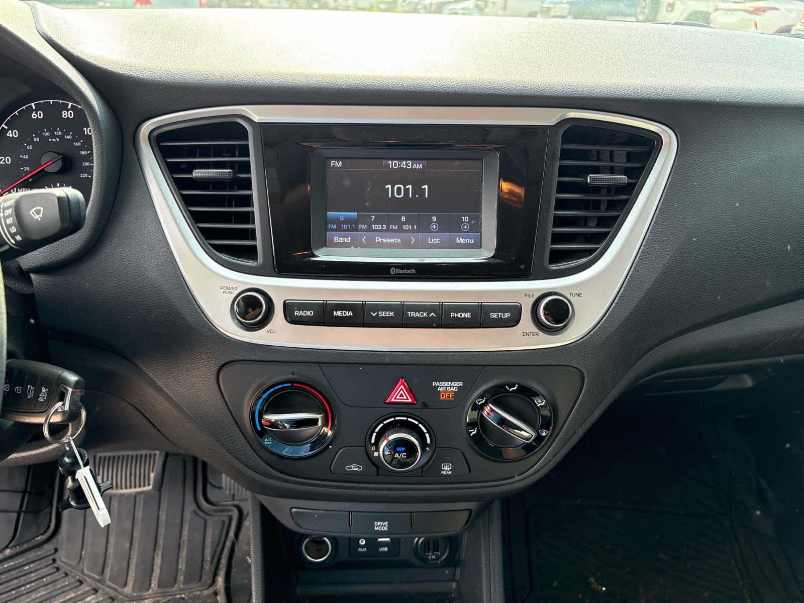 2022 Hyundai Accent SE
