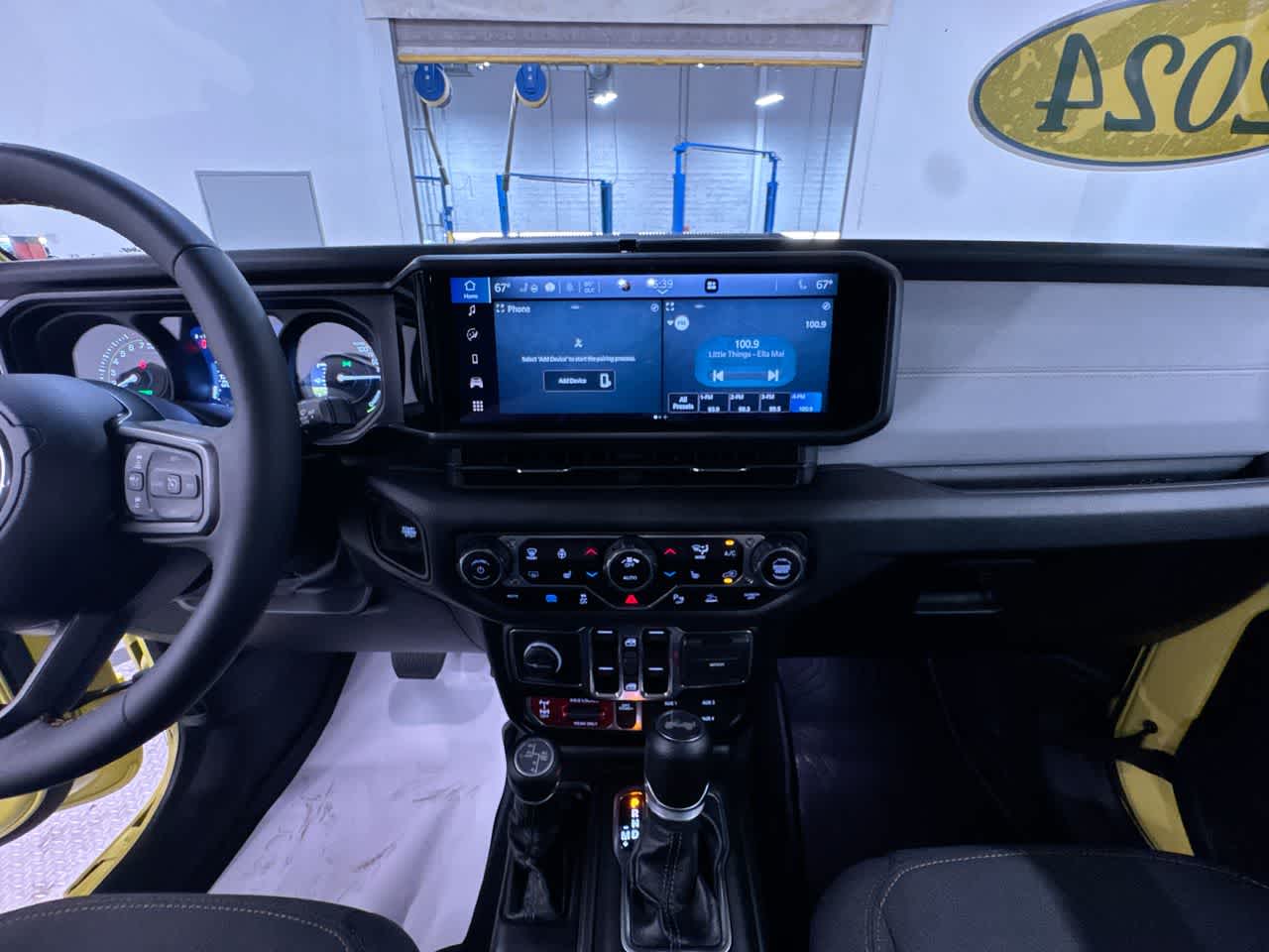 2024 Jeep Wrangler 4xe Willys