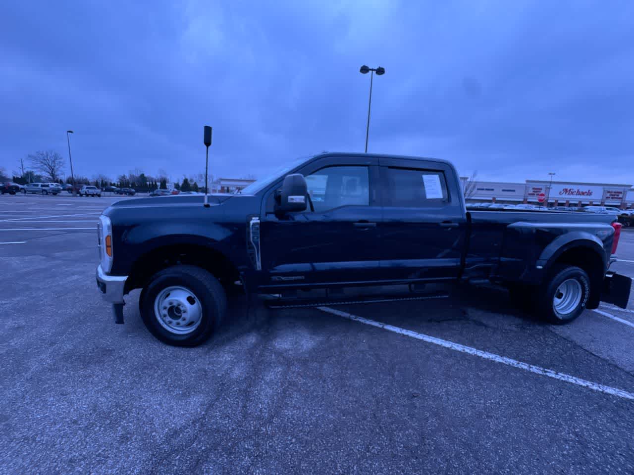 2024 Ford Super Duty F-350 DRW XL