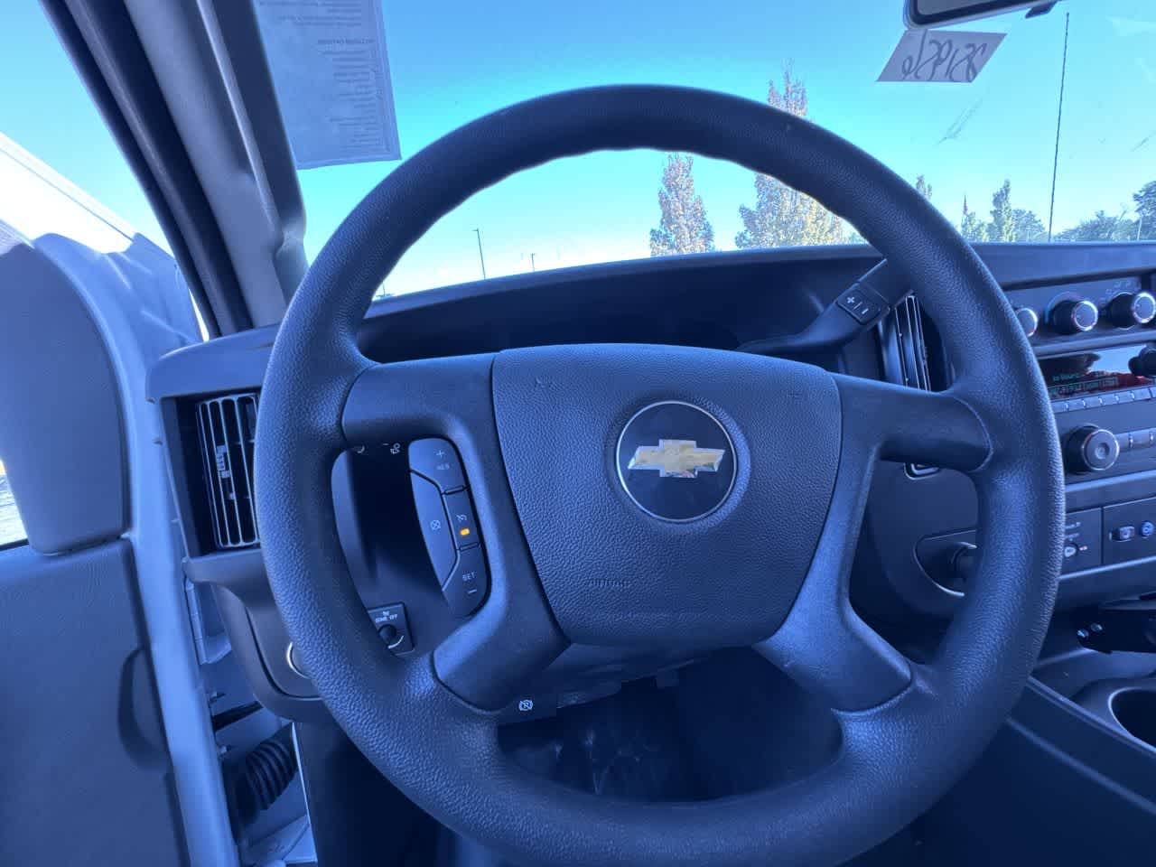 2025 Chevrolet Express Cutaway 3500 1WT