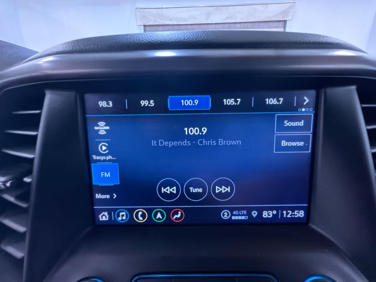2023 GMC Acadia AT4
