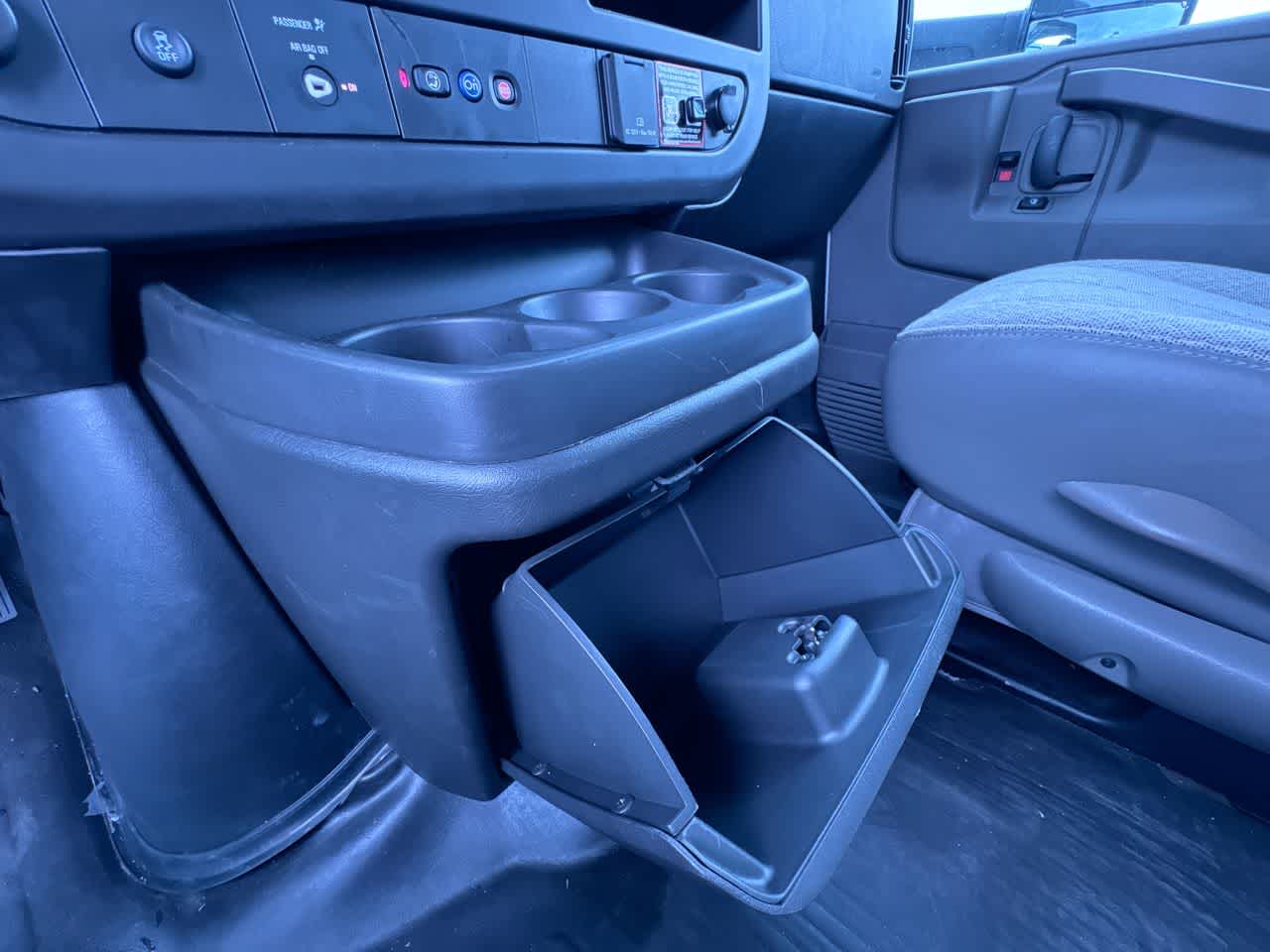 2025 Chevrolet Express Cutaway 3500 1WT