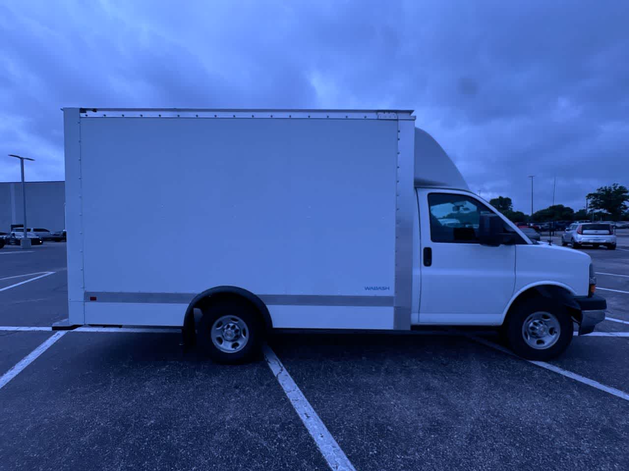 2025 Chevrolet Express Cutaway 3500 1WT