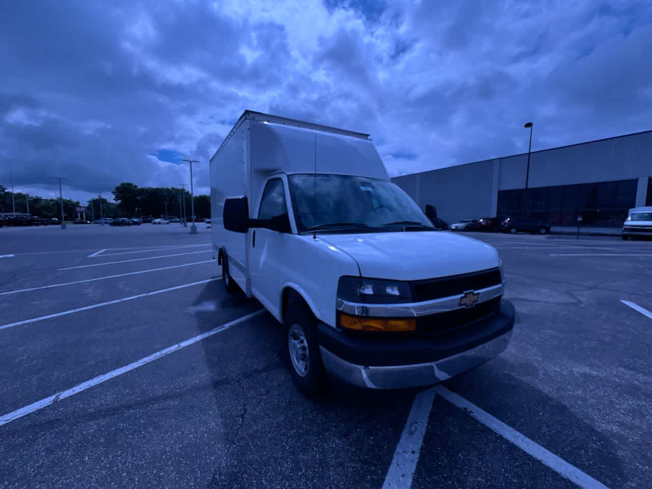 2025 Chevrolet Express Cutaway 3500 1WT