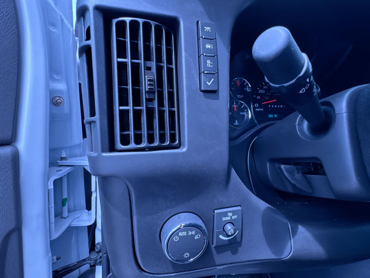 2026 Chevrolet Express Cutaway 3500 1WT