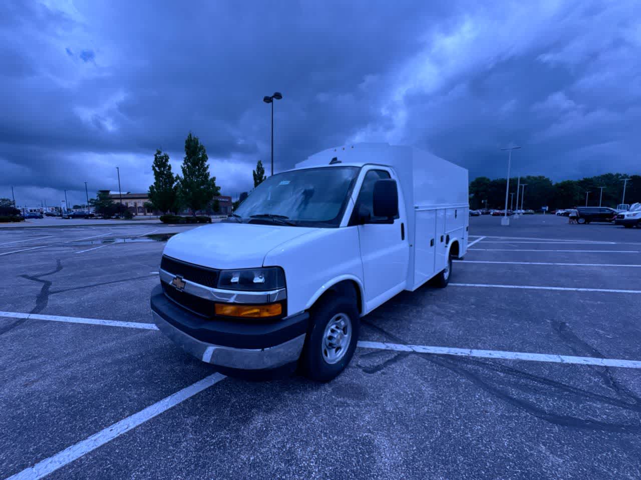 2026 Chevrolet Express Cutaway 3500 1WT