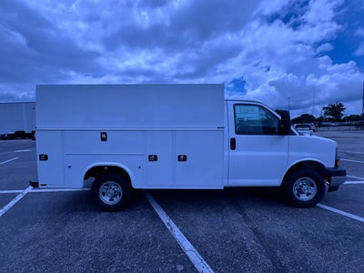 2026 Chevrolet Express Cutaway 3500 1WT