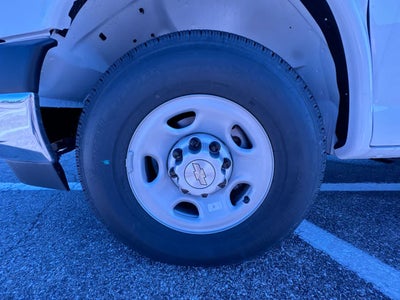 2026 Chevrolet Express Cutaway 3500 1WT