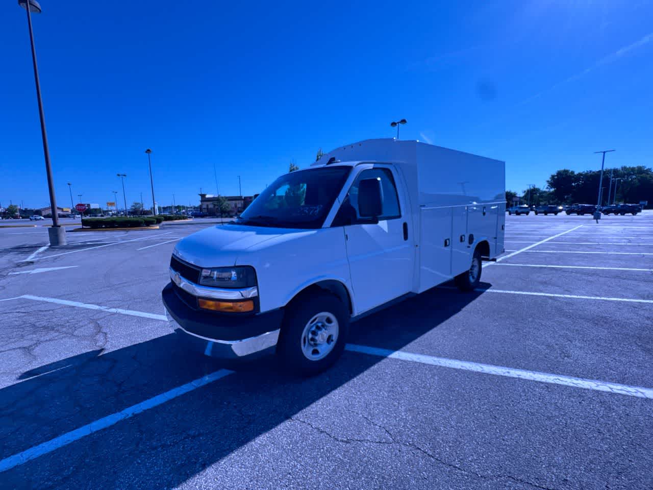 2026 Chevrolet Express Cutaway 3500 1WT