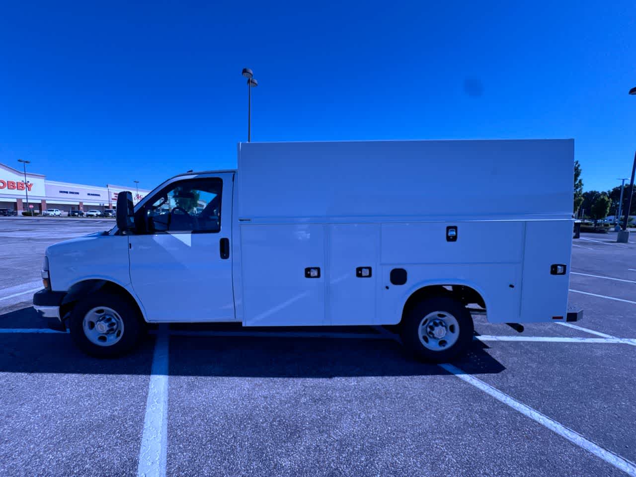2026 Chevrolet Express Cutaway 3500 1WT