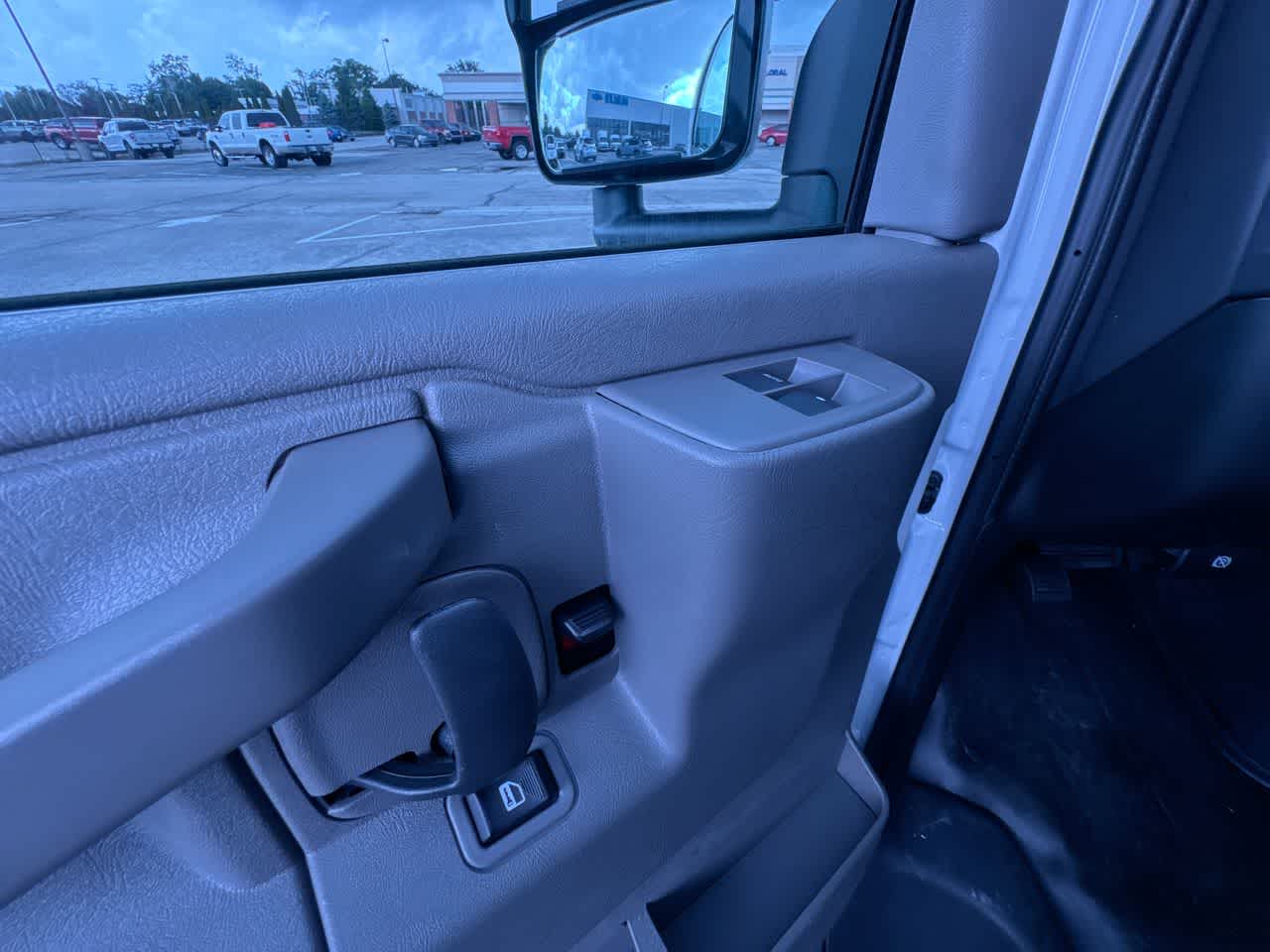 2026 Chevrolet Express Cutaway 3500 1WT