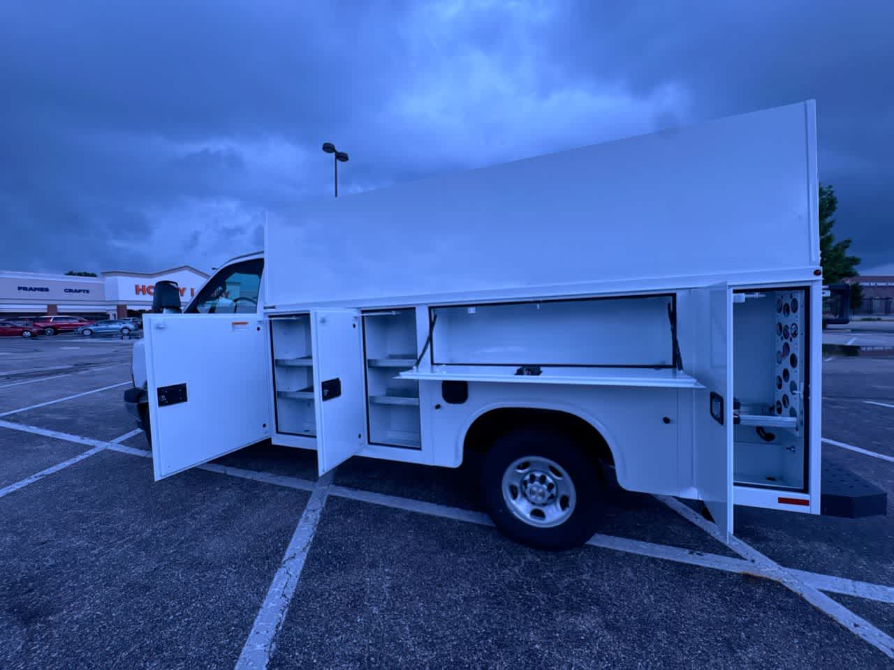 2026 Chevrolet Express Cutaway 3500 1WT