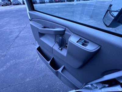 2025 Chevrolet Express Cutaway 3500 1WT