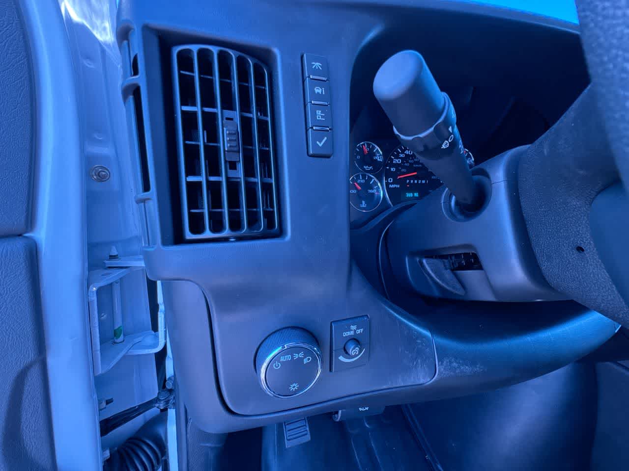 2026 Chevrolet Express Cutaway 3500 1WT