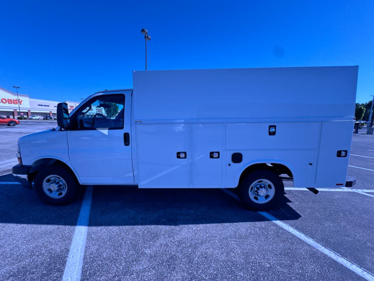 2026 Chevrolet Express Cutaway 3500 1WT