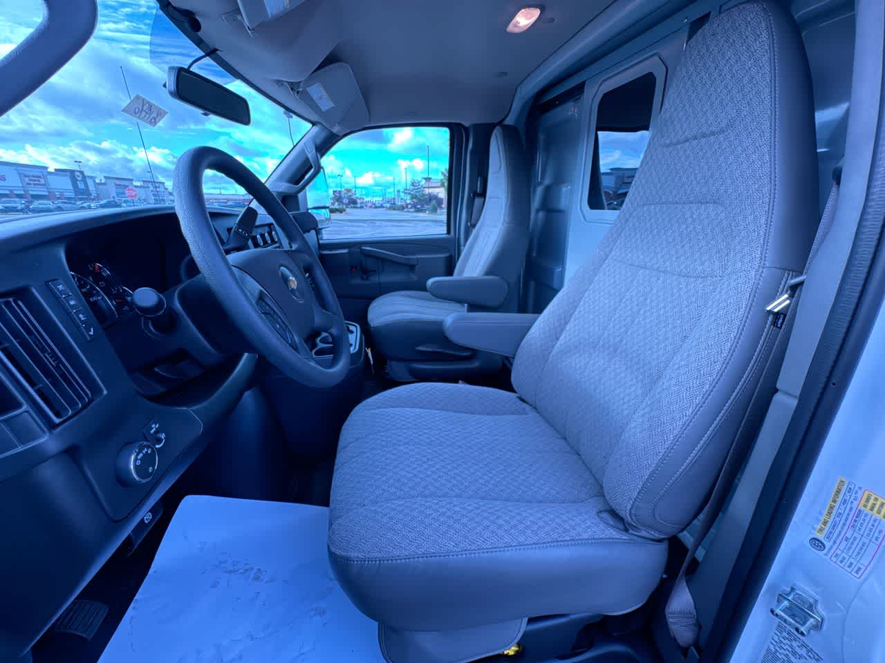 2026 Chevrolet Express Cutaway 3500 1WT