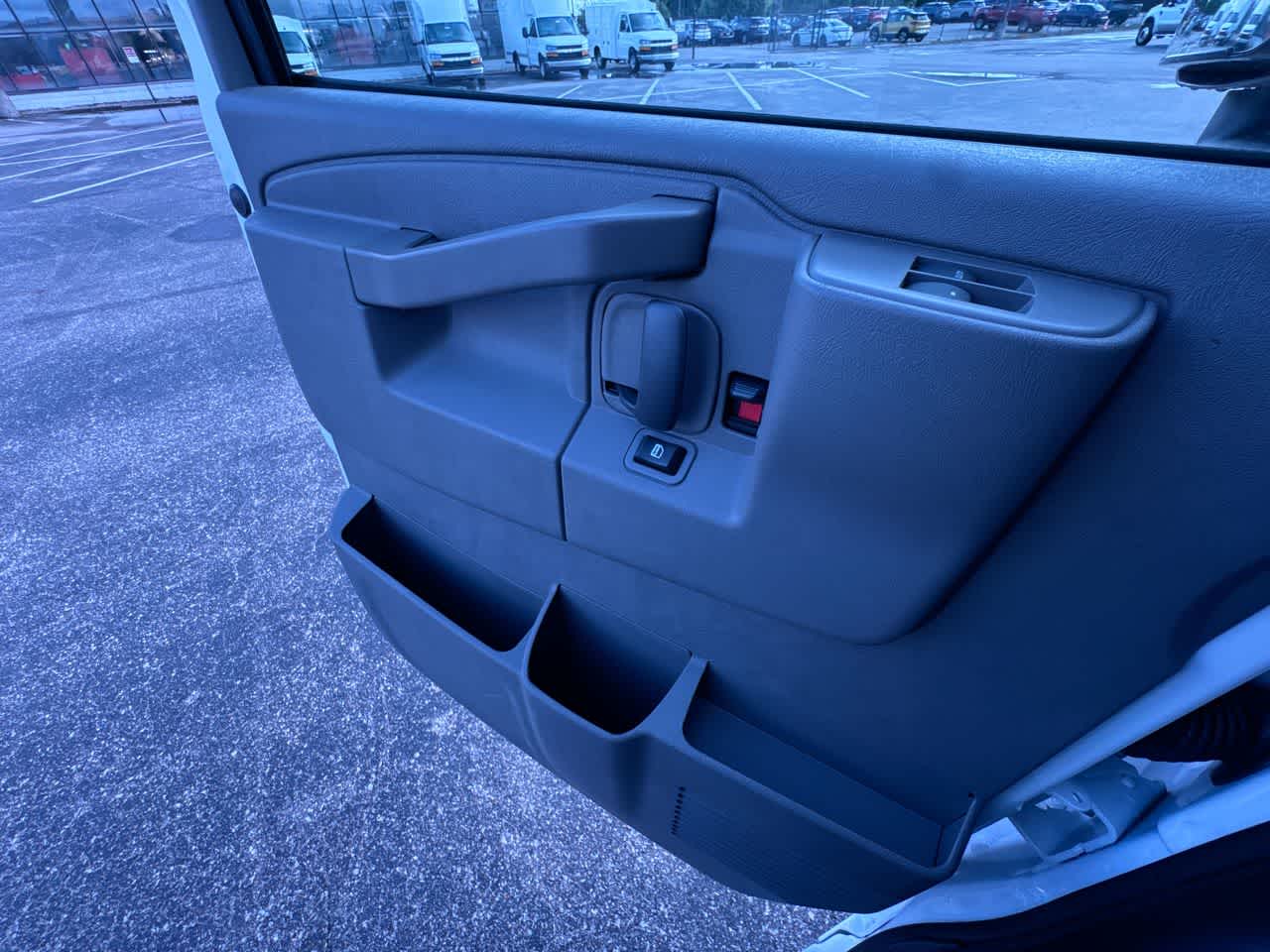 2026 Chevrolet Express Cutaway 3500 1WT