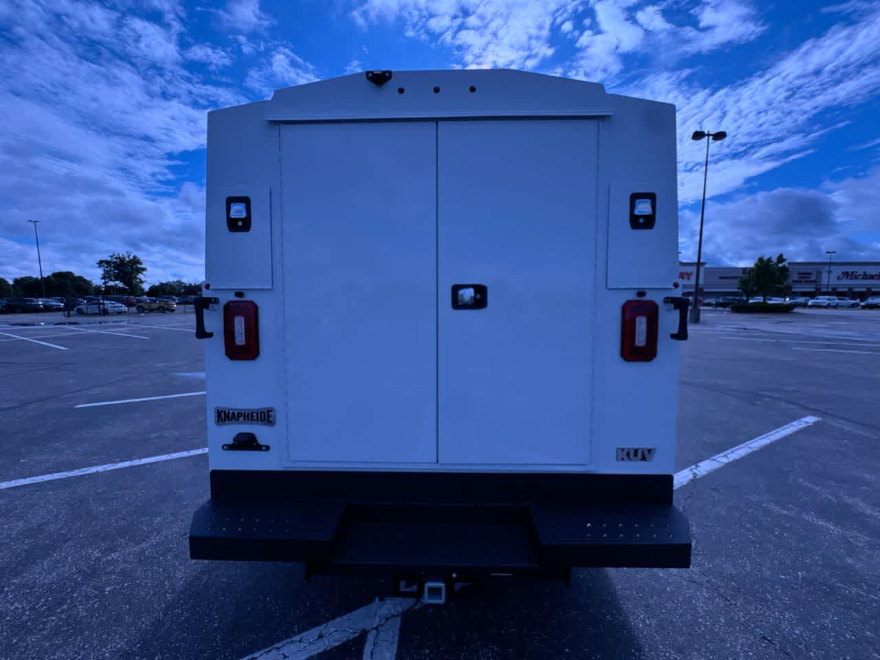 2026 Chevrolet Express Cutaway 3500 1WT