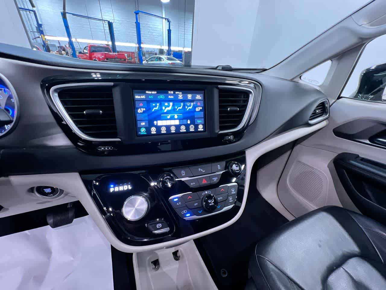2020 Chrysler Pacifica Touring L