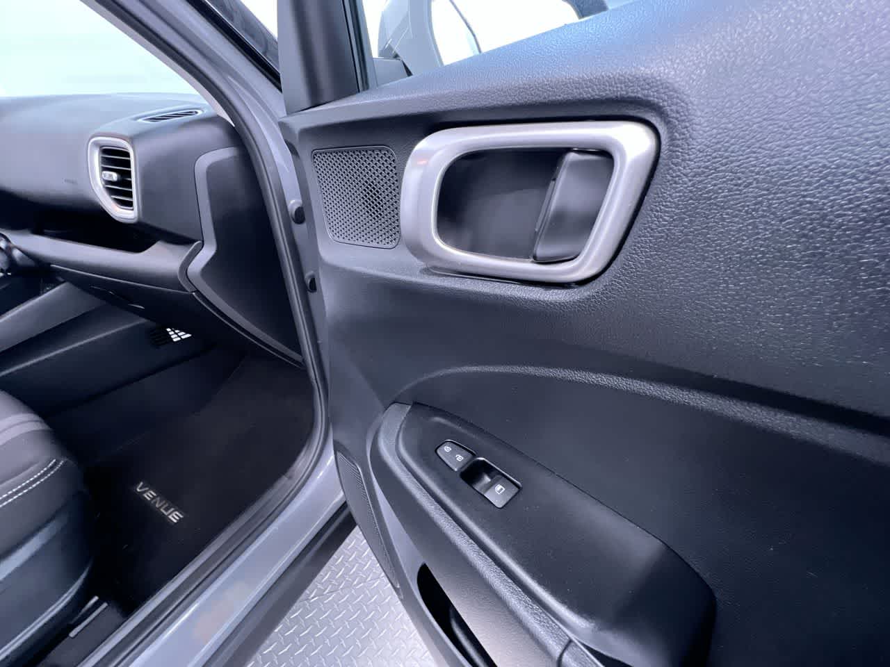 2022 Hyundai Venue SEL