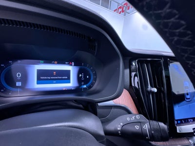 2023 Volvo XC60 Plus Dark Theme